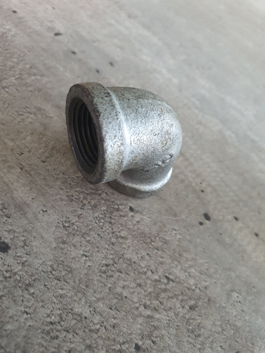 Galvanized elbow 15mm