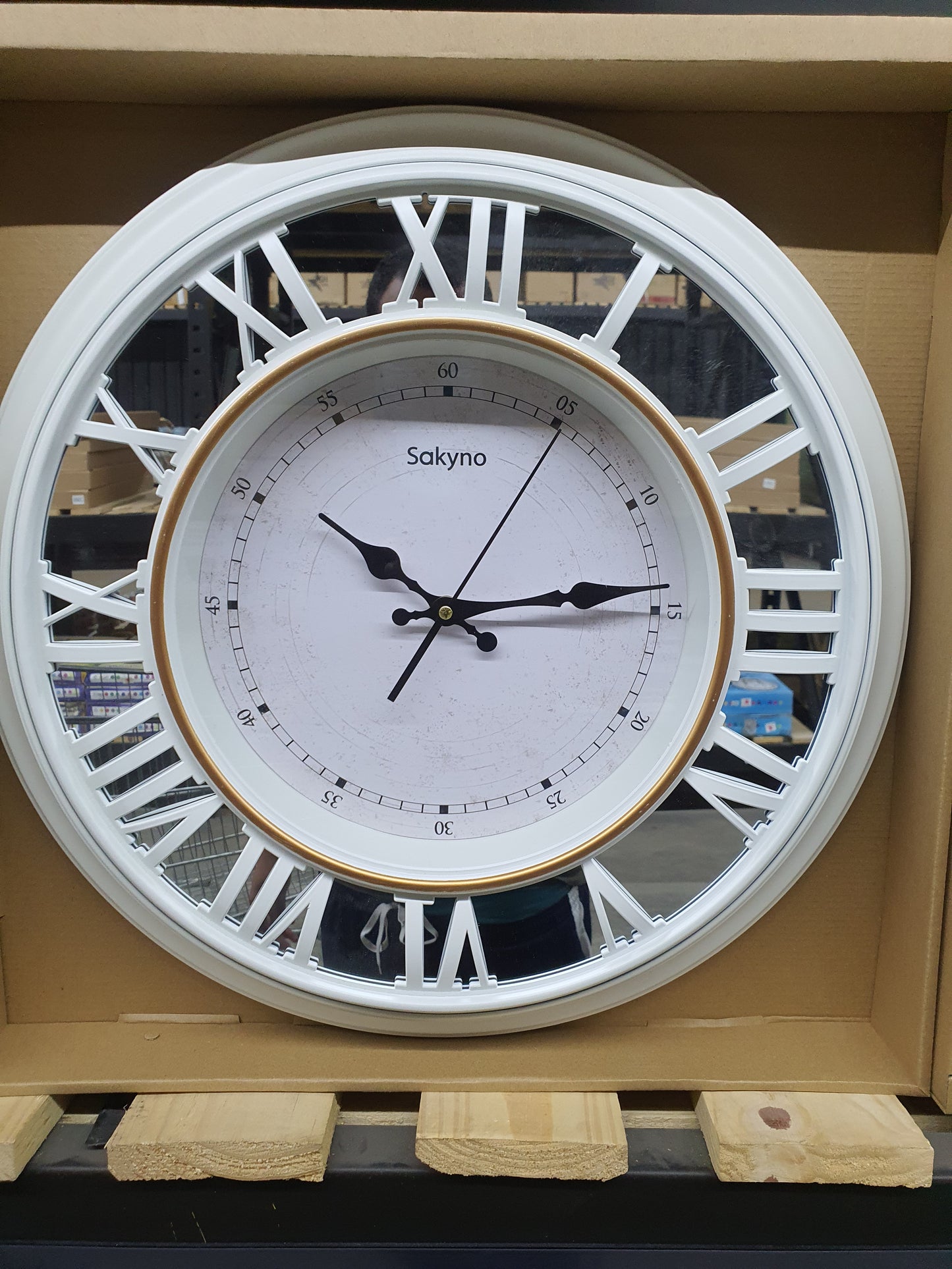 Large wall clock white 700mm
